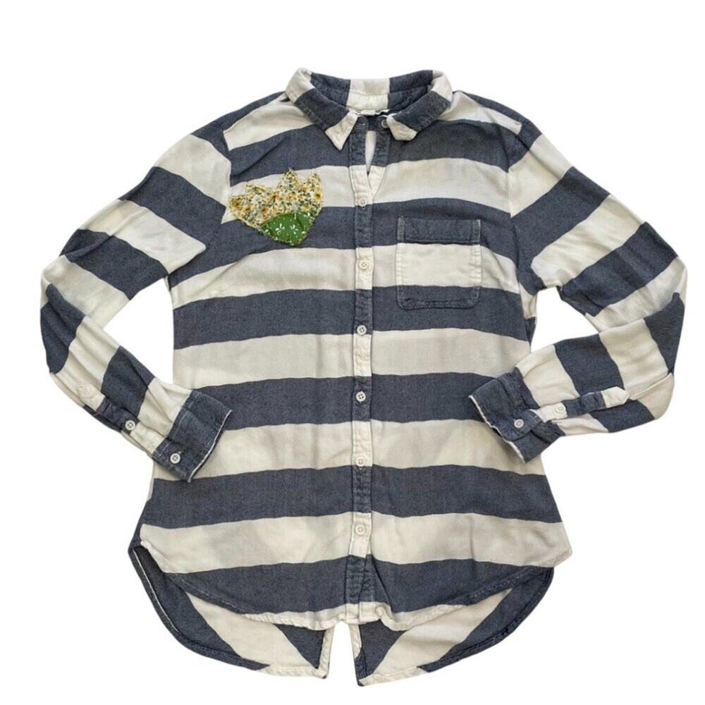 Beach Lunch Lounge Long Sleeve Striped Button Down Shirt, Floral Embroidery, M